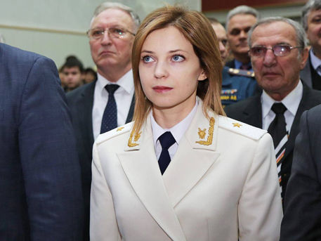 Поклонская впервые появилась на публике в белом генеральском кителе