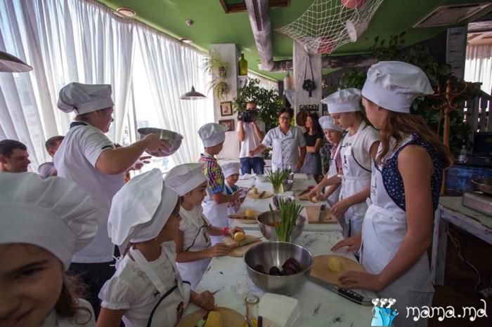 Mama.md открыла школу маленьких поварят "Я у Мамы Повар"