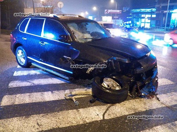 В Киеве разбились Porsche Cayenne, два BMW и Mercedes