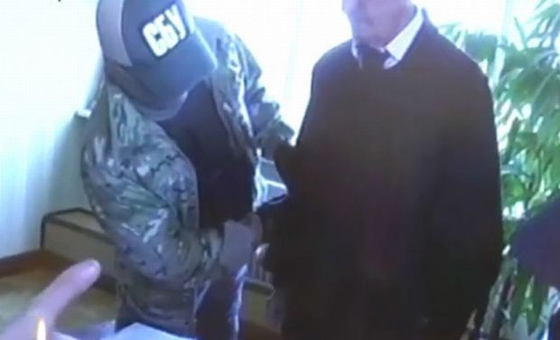 Глава апелляционного суда Киева прятал $6,5 тыс. в мантии