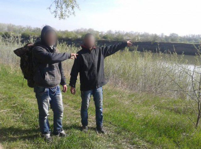 Doi tineri s-au pornit ilegal în Europa