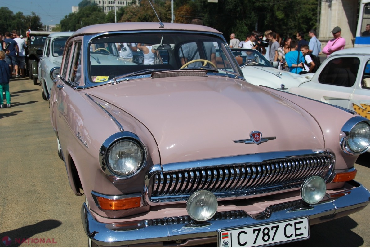 Mașina lui James Bond, în centrul Chișinăului