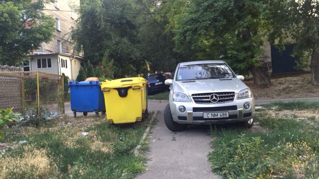 Nerușinare: Unde şi-a parcat maşina un conducător auto