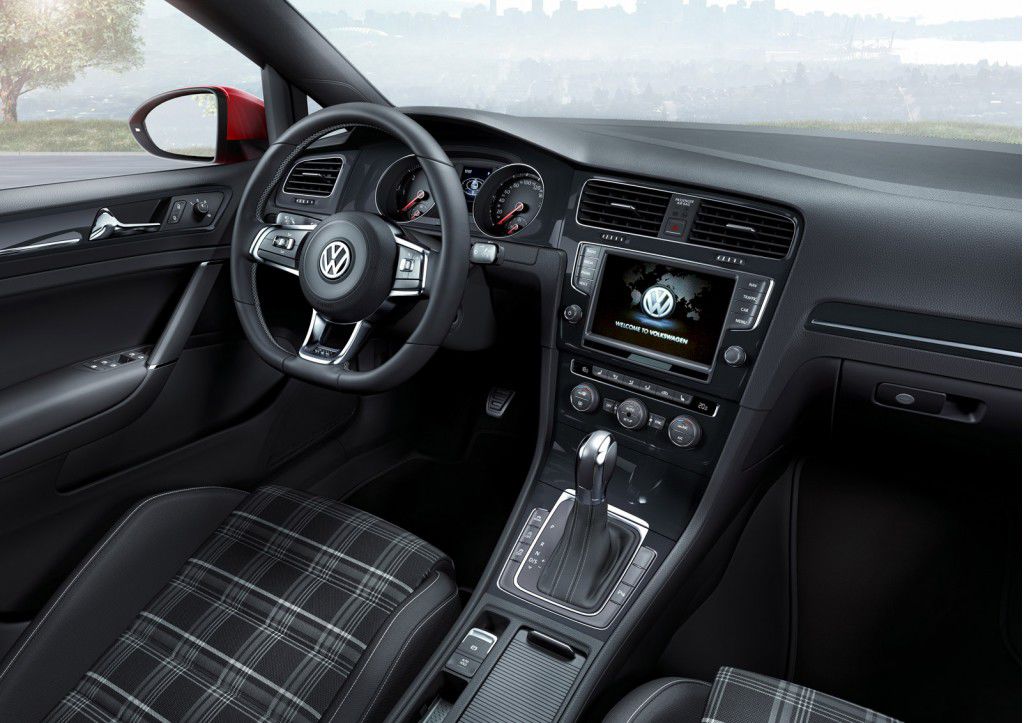 VW сделал самый практичный спорткар Golf