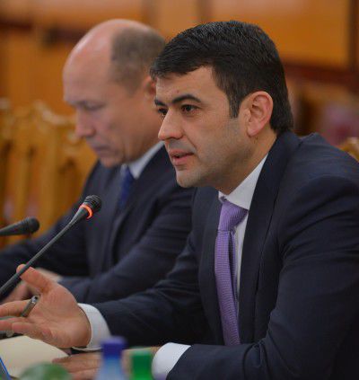 На встрече с либералами Кирилла Габурича сопровождал Влад Филат