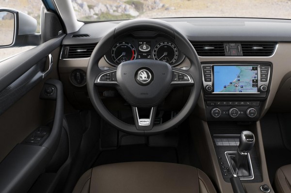 Skoda показала новую вседорожную Октавию