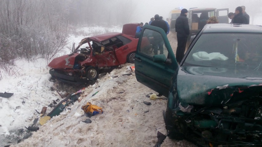 Accident în raionul Soroca. Patru persoane au fost scoase din fiarele contorsionate