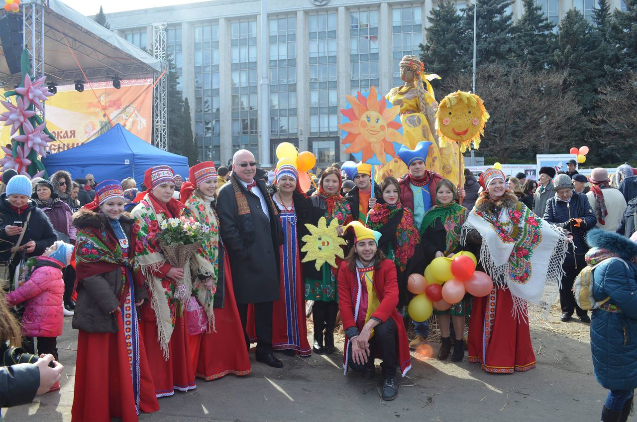 На Масленицу в центре Кишинева сожгли чучело
