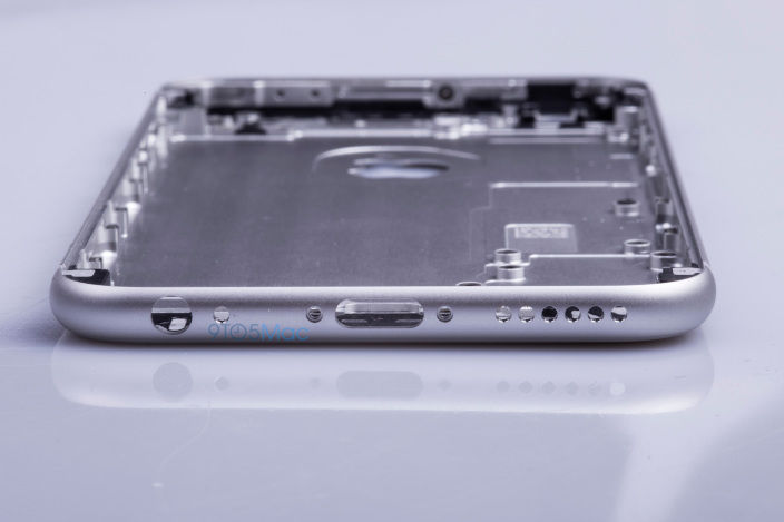 В Сети появились фото iPhone 6S