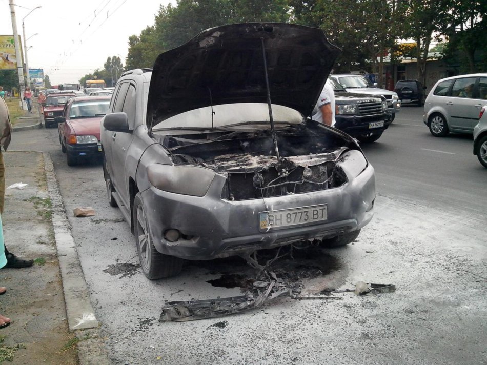В Одессе прямо на ходу загорелась Toyota