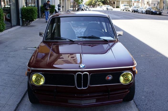 Un BMW din 1971 a fost transformat în pick-up