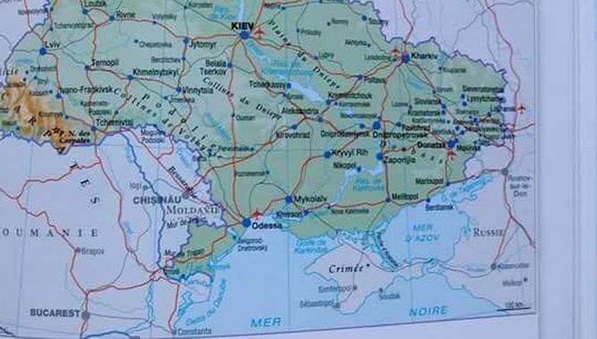 Во Франции выпустили атлас, в котором Крым обозначается как часть РФ