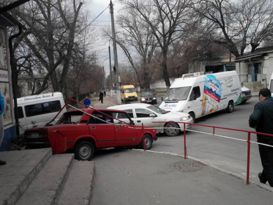 Accident în capitală; Două maşini s-au ciocnit la Ciocana