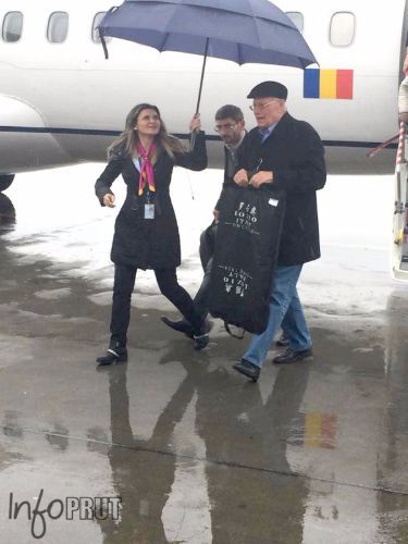 Petru Lucinschi, la Bucureşti! Fostul preşedinte a zburat să-şi apere fiul