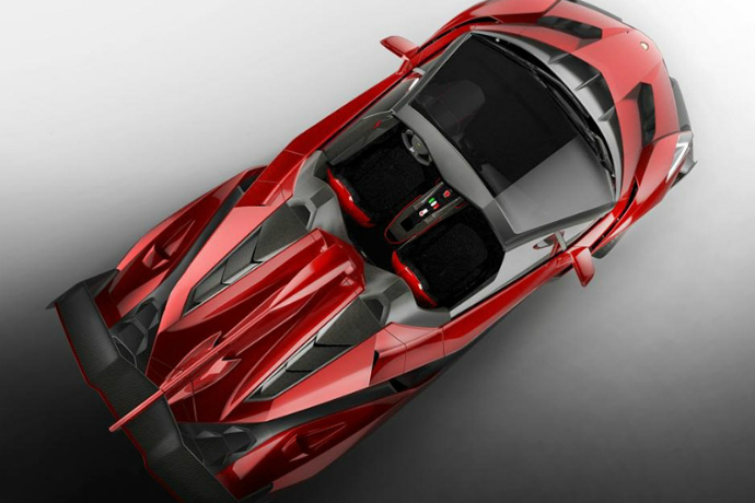 Первые фотографии родстера Lamborghini Veneno