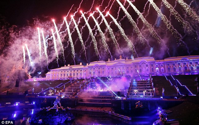 Calmul dinaintea furtunii: Liderii lumii au petrecut la summitul G20 la "Versailles-ul rusesc"