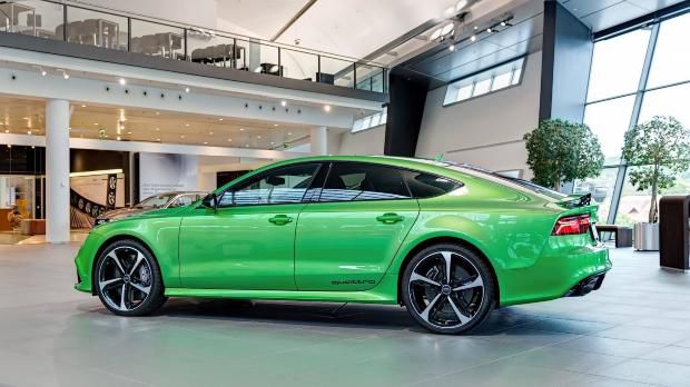 Noul Audi RS7 pozează în nuanță Apple Green