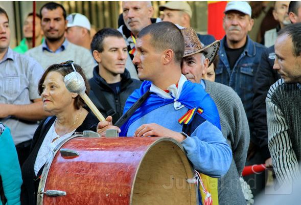 Protest la Reşedinţa de Stat: Timofti, trezirea