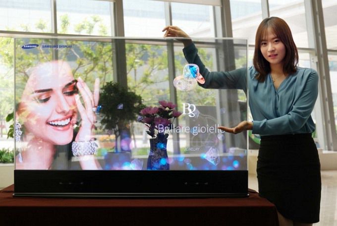 Samsung продемонстрировала зеркальные и прозрачные OLED-дисплеи