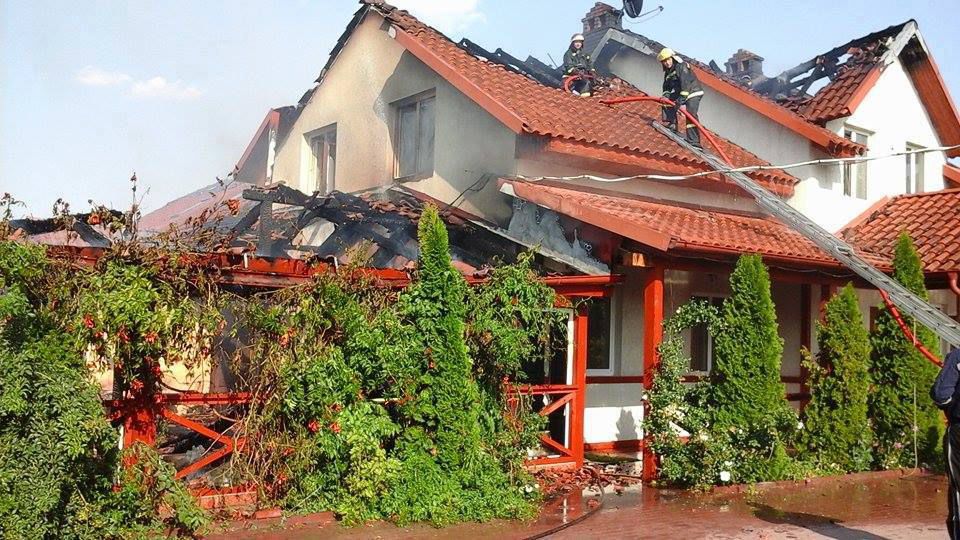 Incendiu de proporţii la un motel din Măgdăceşti