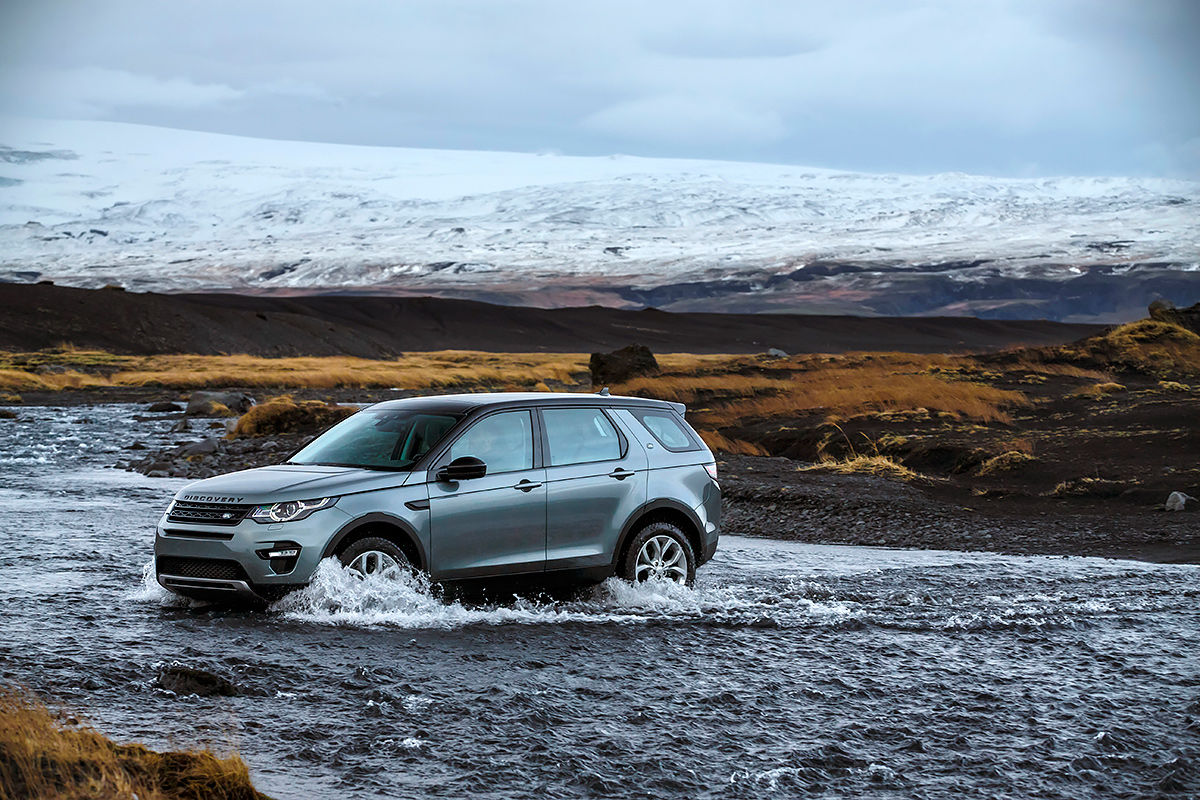 Новый Land Rover Discovery Sport – универсальный внедорожник премиум класса нового поколения, теперь представлен и в Молдове