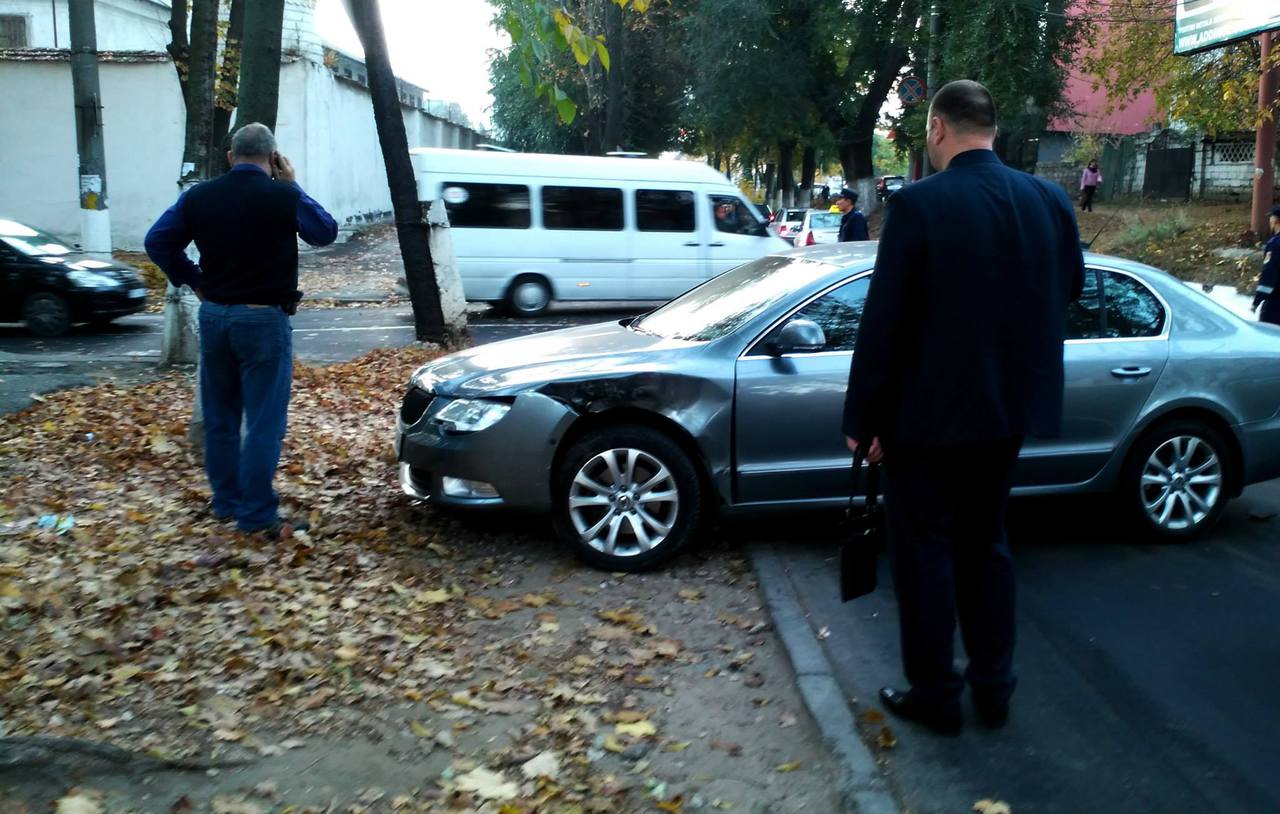 Hа ул. Матеевича столкнулись два автомобиля: есть пострадавшие