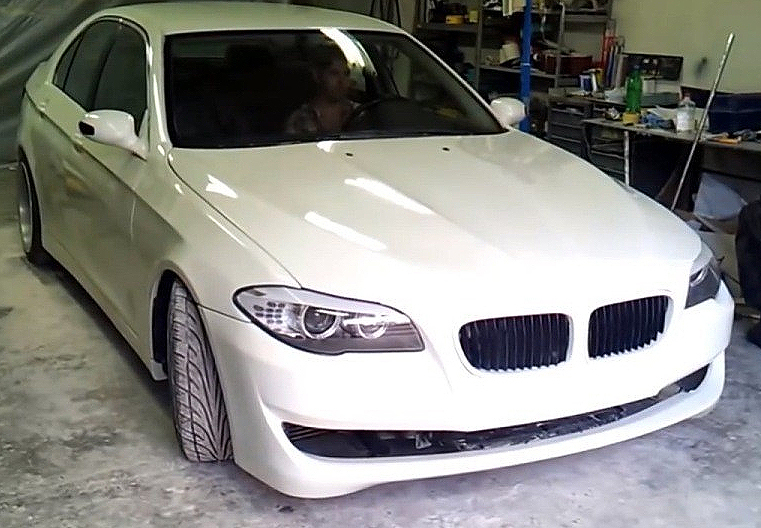Очередной болгарский шедевр: умельцы переделали старый BMW в новейшую модель