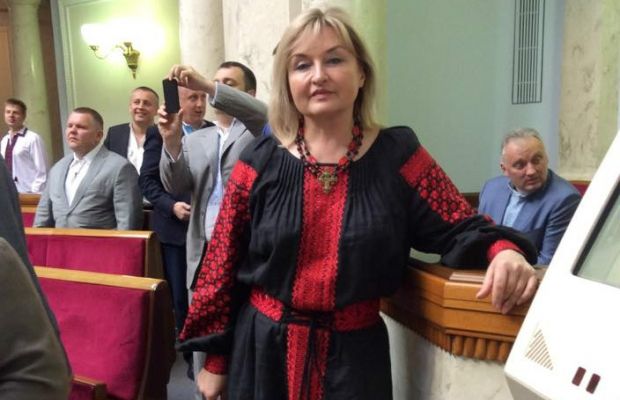 Депутаты Рады пришли сегодня на работу в вышиванках