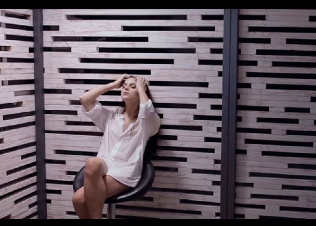 O cantareata de la noi a a plagiat videoclipul Selenei Gomez