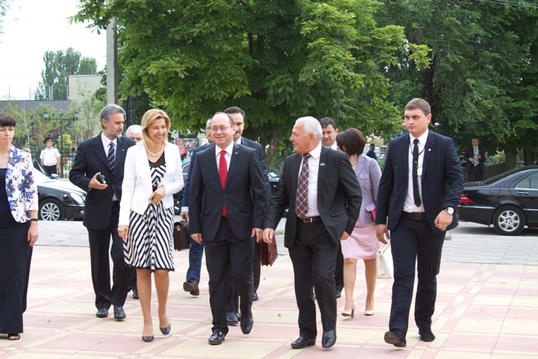 Министр иностранных дел Румынии Богдан Ауреску посетил Гагаузию с официальным визитом