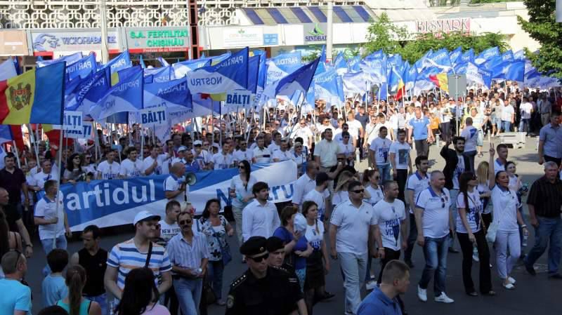 Марш «За честные выборы» в Кишиневе собрал более 15 тыс. человек