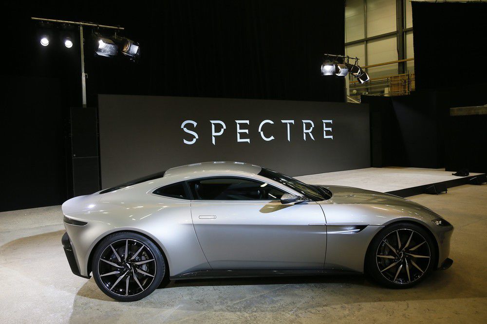 Актер Дэниел Крейг получил травму в Aston Martin во время съемок фильма о Джеймсе Бонде