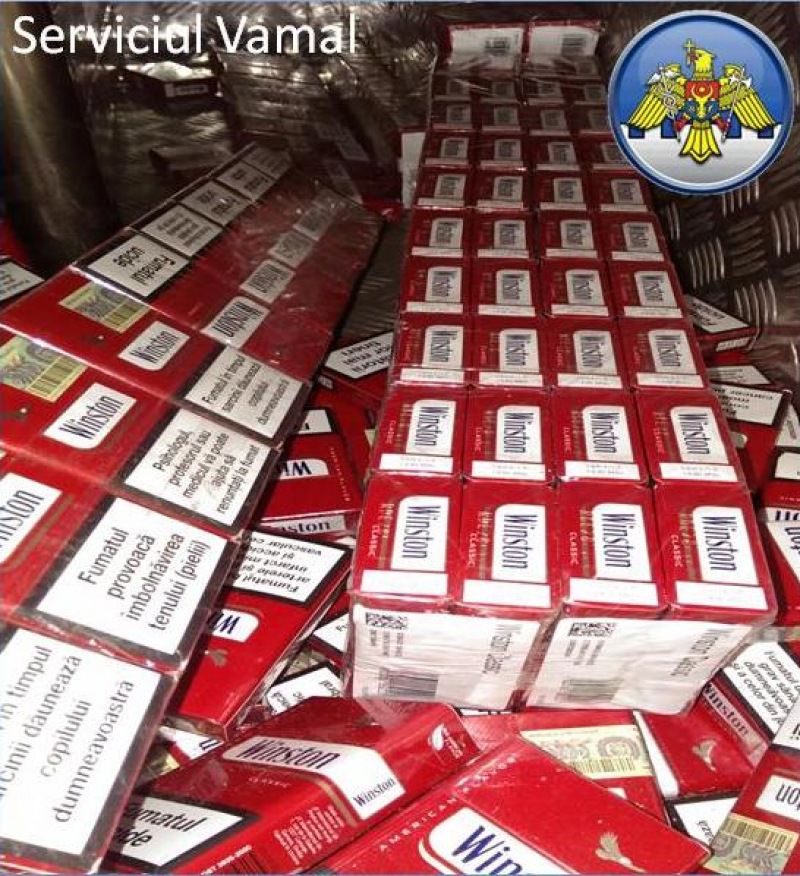 Более 30 тысяч незадекларированных сигарет обнаружили в рейсовом микроавтобусе