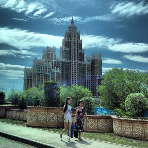 В Пекин приехала выставка фотографий Дмитрия Медведева