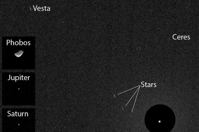 Curiosity прислал уникальный снимок
