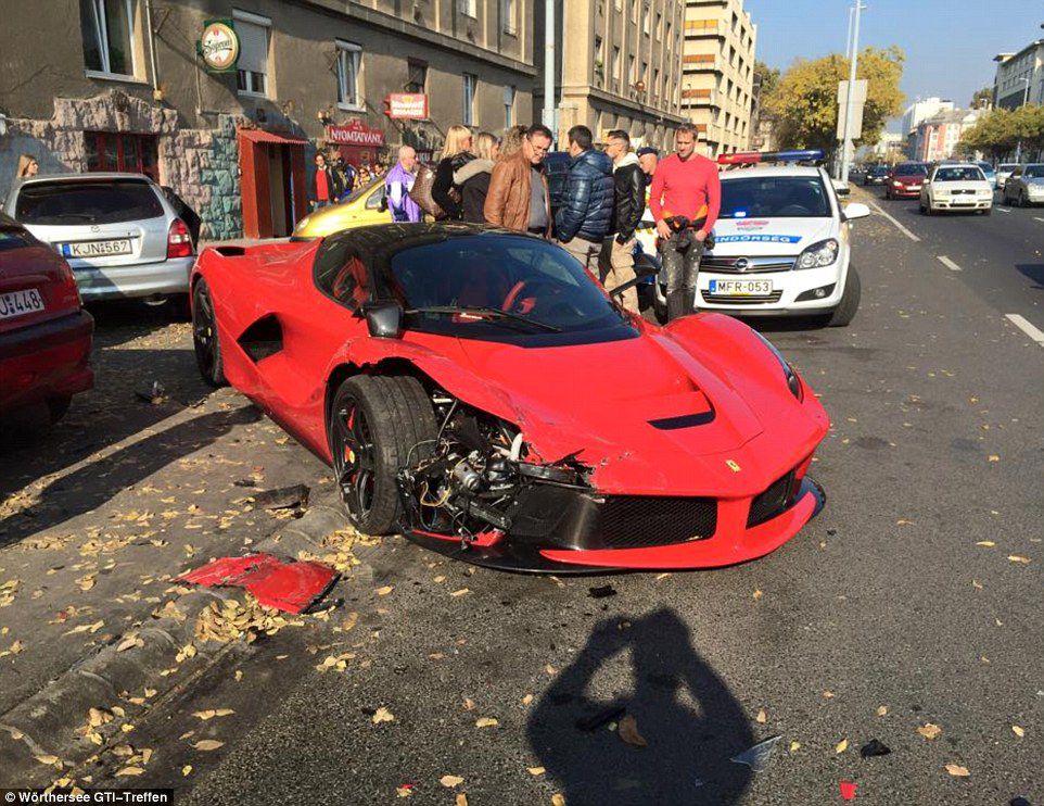 Житель Будапешта разбил LaFerrari за £1 млн спустя пару минут после покупки
