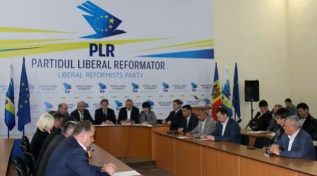 Символ либералов-реформаторов указывает в сторону Востока