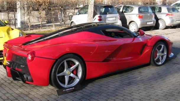 Un LaFerrari second-hand este cu mult mai scump decât unul nou