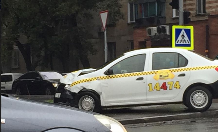 На Алеку Руссо из-за двух аварий образовалась огромная пробка