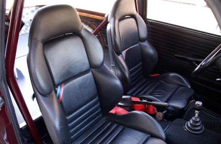 Un BMW din 1971 a fost transformat în pick-up