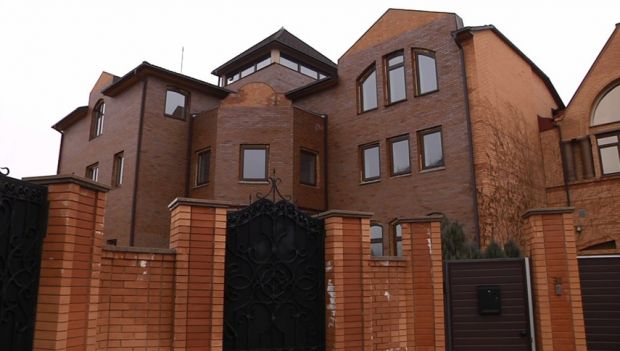 Дом Януковича на киевской Оболони выставлен на продажу