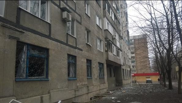 В Донецке снаряд попал в больницу, есть жертвы