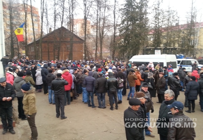 На участок в подмосковном Раменское направили ОМОН