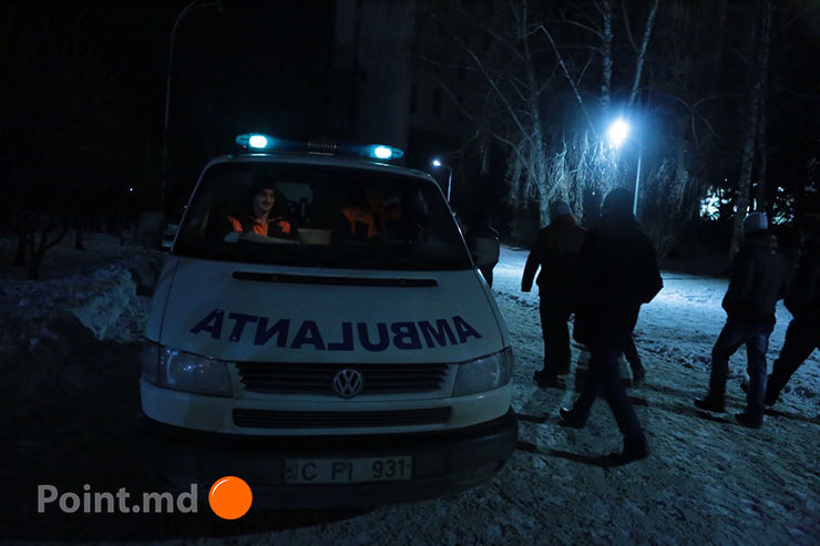 Молдавская оппозиция протестует у парламента
