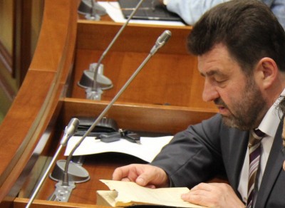 Молдавский депутат пришёл в парламент с портретом Ленина