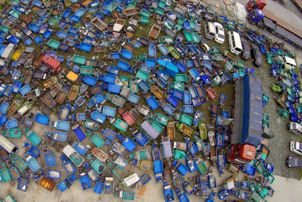 Cum arată cimitirele de maşini abandonate în China