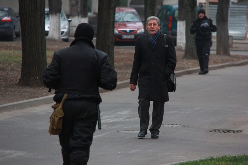 Ghimpu neagă că ar fi jignit fotograful: Multe poate să spună