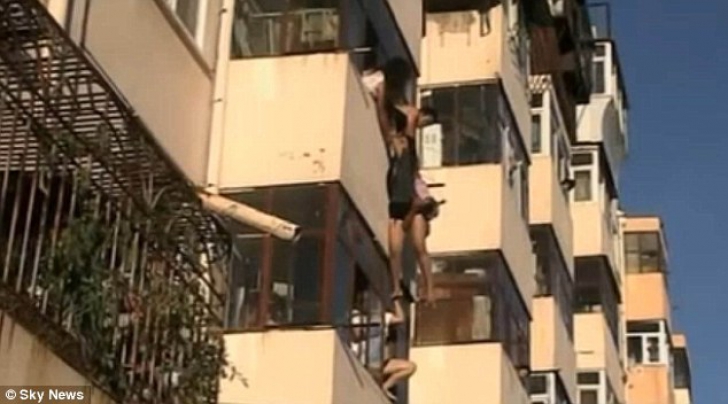 Scene incredibile în China, după cearta unui cuplu: Gest disperat al femeii. Cum s-a sfârşit totul