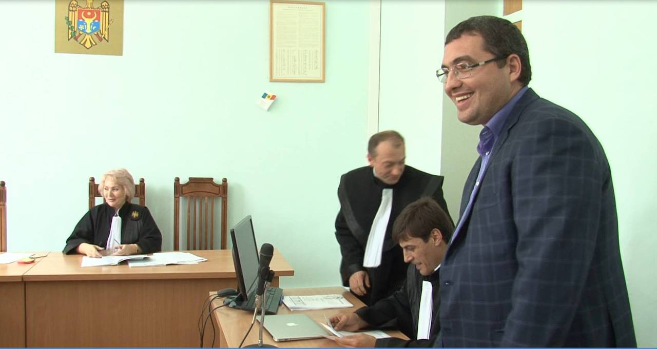 Ренато Усатый VS Минюст: ответчик прикинулся «шлангом»