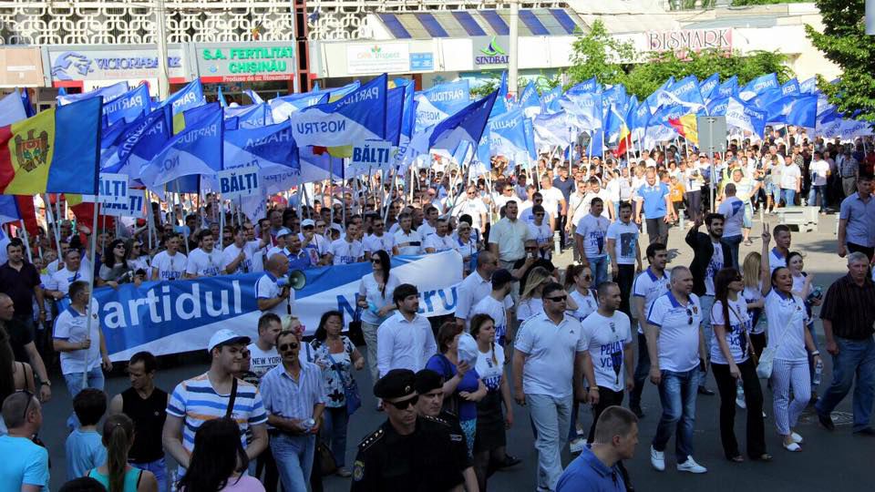 Марш «За честные выборы» в Кишиневе собрал более 15 тыс. человек